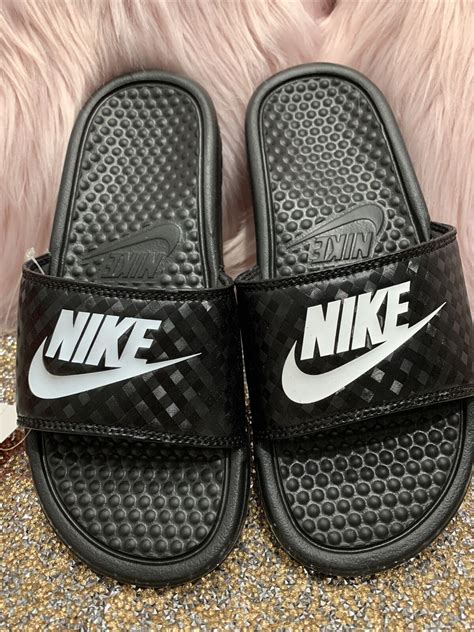 Amazon.com: Nike Womens Benassi Slides